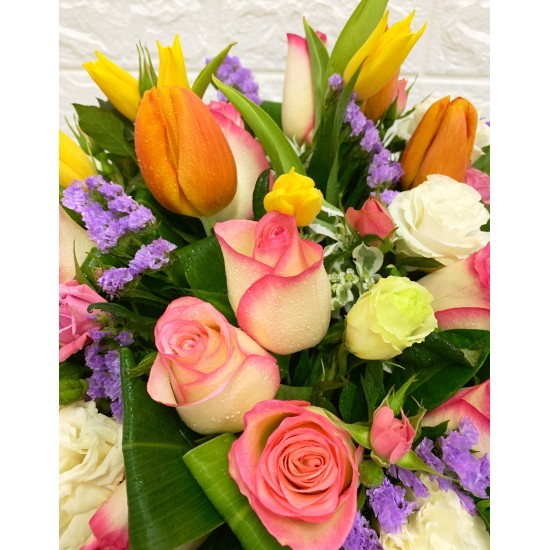 Pink Rose with Mix Color of Tulips in a Round Shape Gift Box Pink Rose with Mix Color of Tulips in a Round Shape Gift Box